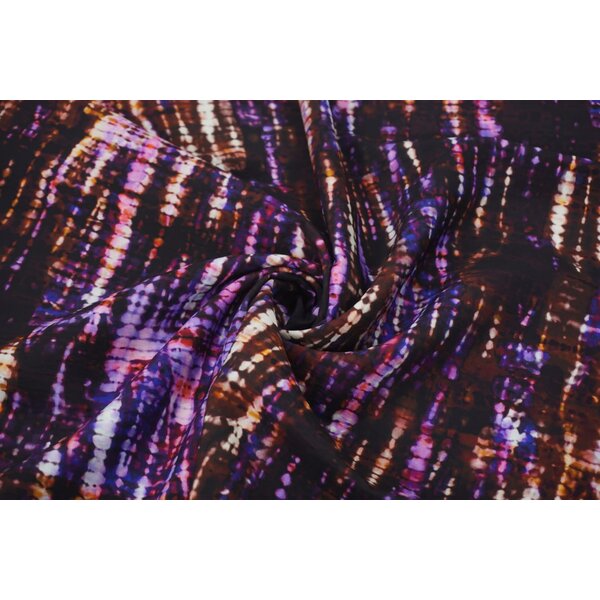 Coupon 974 Crinkle viscose met tie dye print paars 180 x 140 cm