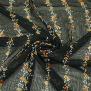 Coupon 689 Chiffon zwart met gebloemde streep 180 x 150 cm