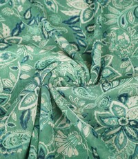  Coupon 447 Chiffon groen met paisley 180 x 140 cm