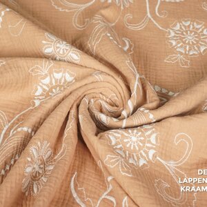 Geborduurde mousseline camel