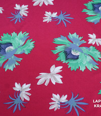  Coupon 265 Crepe magenta met bloemen 170 x 170 cm