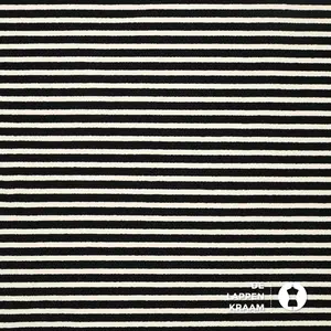  Gebreid zwart witte smalle streep