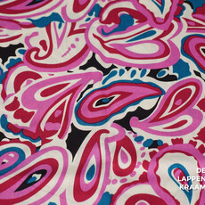  Coupon 434 Viscose met roze paisley print 170 x 140 cm
