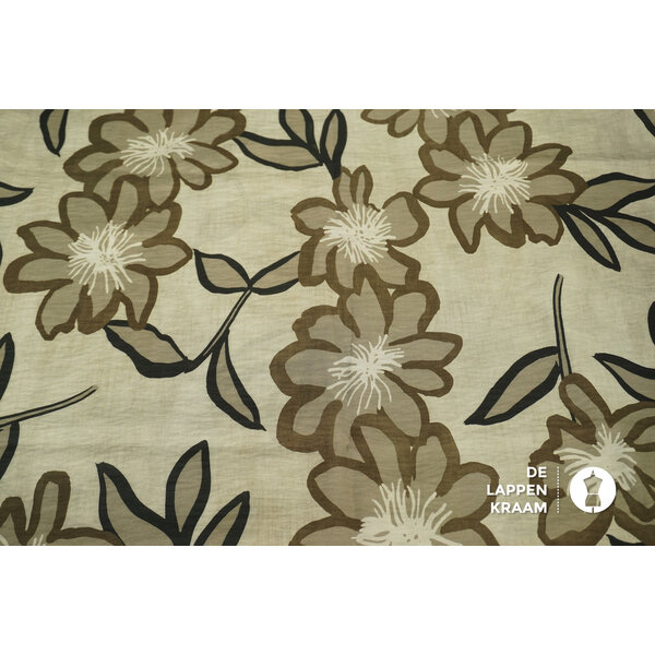 Coupon 52 Viscose beige met bloemtekeningen 170 x 140 cm