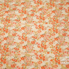  Coupon 98 Crinkle viscose licht oranje met kleine bloemetjes 170 x 140 cm