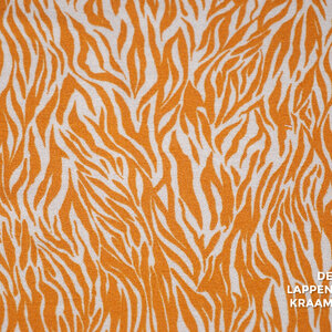Coupon 28 Gebreid met oranje zebraprint 170 x 140 cm