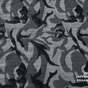 Coupon 63 Jacquard abstracte print grijs 170 x 145cm