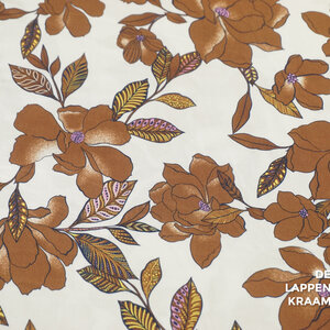  Katoensatijn offwhite met bruine bloemen
