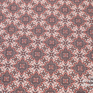  Coupon 197 Travelstof met retro bloemen roze grijs 170 x 150 cm
