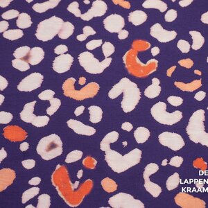  Viscose stof blauw met panterprint in rozetinten