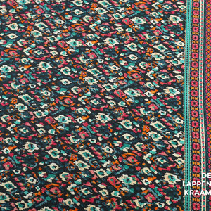  Coupon 624 Viscose twill met dubbelzijdige rand donkerblauw 180 x 144 cm