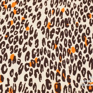  Coupon 739 Viscose polyester strech ecru met panterprint 180 x 150 cm