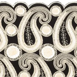 *** Zwart met ecru broderie in paisleydessin