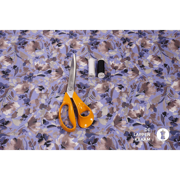 Viscose crepe in lila met print van viooltjes