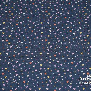 French terry donker jeansblauw met kleine hartjes