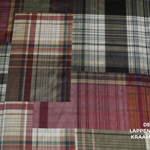  Geruite satijnvoering