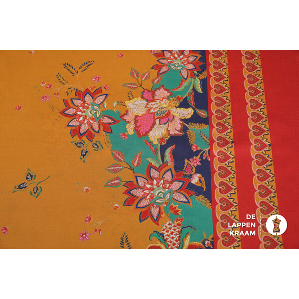 SALE Viscose geel met dubbel randdessin