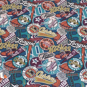 Qjutie & the Qjutest Regenjasstof met sportemblemen