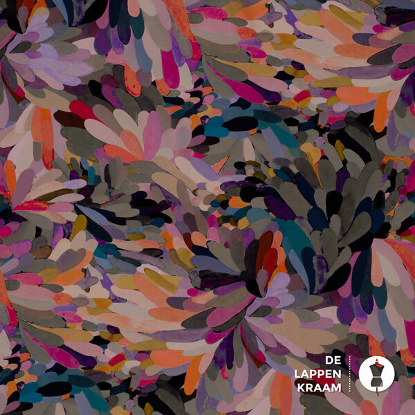 Viscose stof met gestyleerde bloemenprint in rozetinten