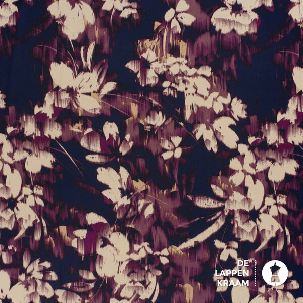 Satijn stof met matglans in blurred flowers in donkerblauw