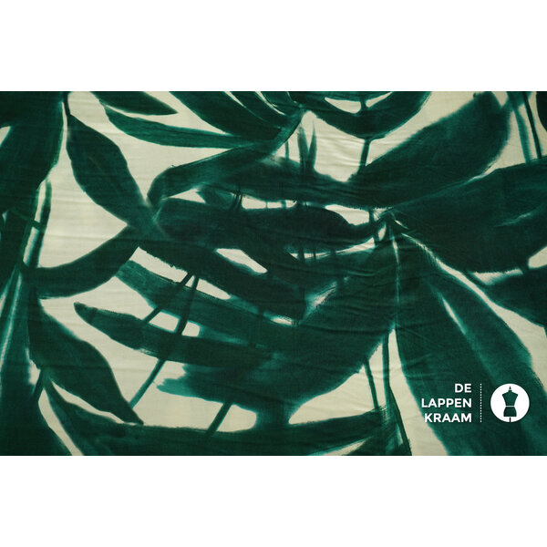 Coupon 30 Viscose roomwit met groene bladeren 170 x 140 cm