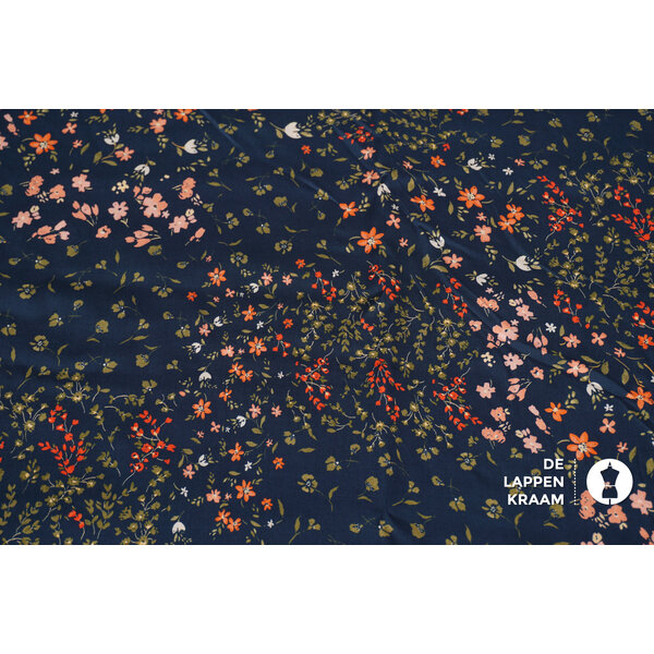 Veiling 2 september Coupon 62 Viscose donkerblauw met groene en oranje bloemetjes 170 x 140 cm