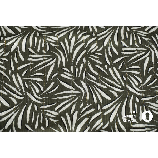 Coupon 114 Viscose legergroen met witte blaadjes en lurex 170 x 140 cm