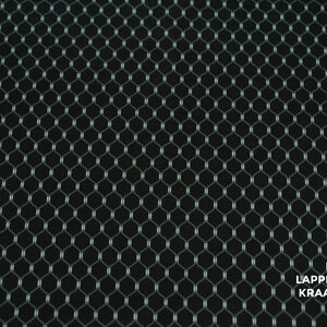  Coupon 26 Punta Milano zwart met grijs en blauw honingraatmotief 180 x 150 cm