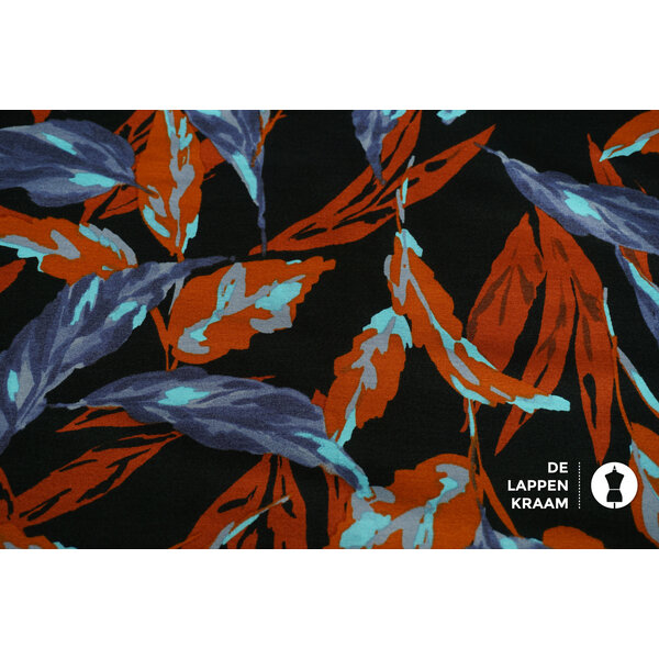 Veiling 2 september Coupon 477 Punta zwart met bladeren in paars, brique en blauw 170 x 150