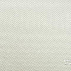 Veiling 2 september Coupon 661 Punta roomwit gestikt in golfjespatroon 170 x 150 cm