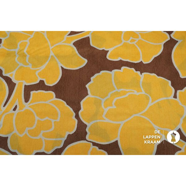 Popeline stof bruin met gele grote bloemen