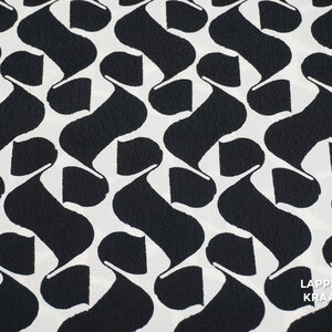 Veiling 2 september Coupon 720 Crepe stof met zwart witte s-vormen 180 x 150 cm
