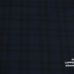 Veiling 2 september Coupon 738 Flanel donkerblauw met zwarte ruit 180 x 150cm