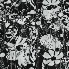 Veiling 2 september Coupon 723 Viscose met lurex zwart witte bloemenprint 180 x 145cm
