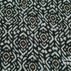 Veiling 2 september Coupon 718 Chiffon zwart wit met gouden details 180 x 150 cm