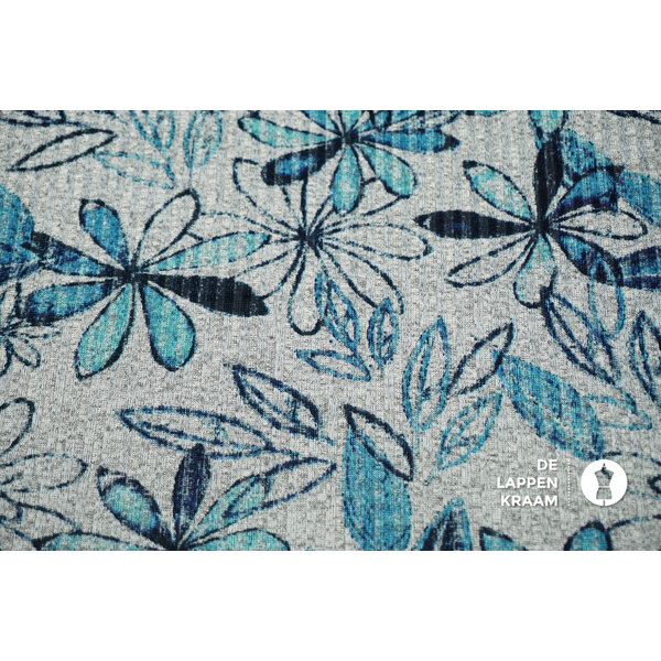 Gebreid grijs met blauwe bloemen