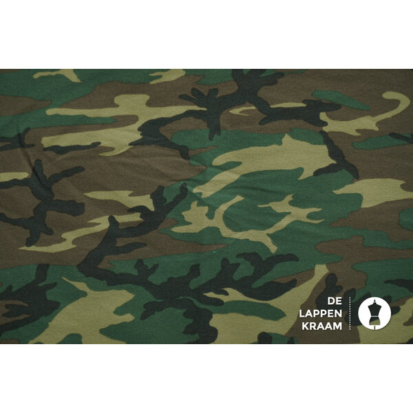 Coupon 9 French Terry in groene legerprint 170 x 150 cm