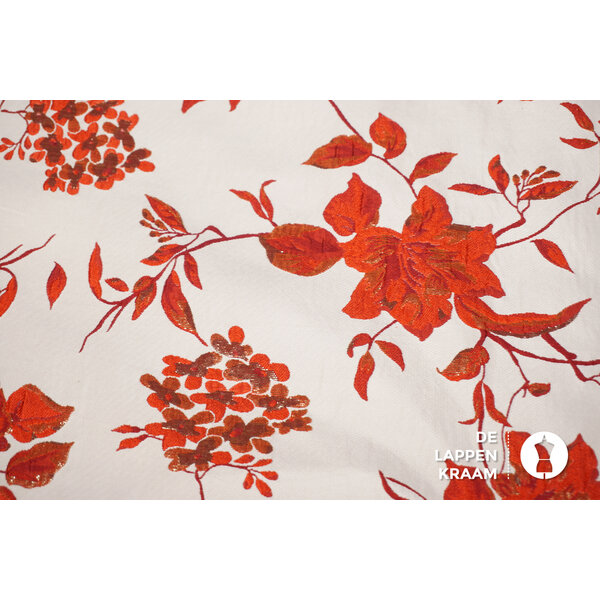 Gebloemd brokaat ecru met rood en goud