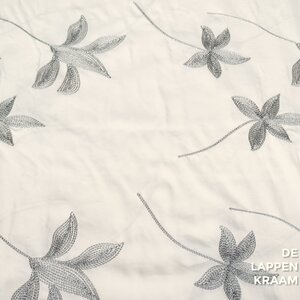  Viscose satijn gebroken wit met zilveren blaadjes