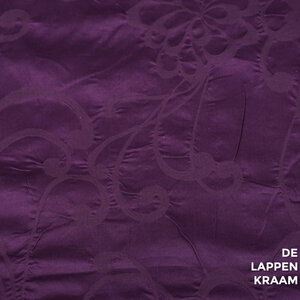  Katoen paars met lichte bloemenprint