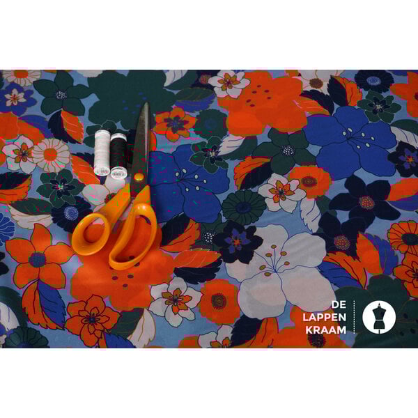 Coupon 353 Polyester satijn stof met bloemdessin 180 x 150 cm