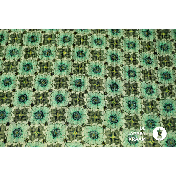 Chiffon stof in bloemenprint mintgroen met lurex