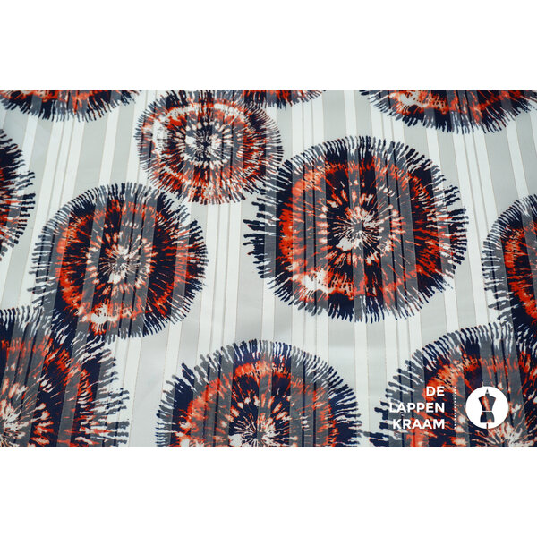 Chiffon wit met grote abstracte bloemen rood