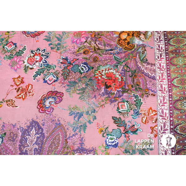 Viscose oudroze met bloemenprint en randdessin