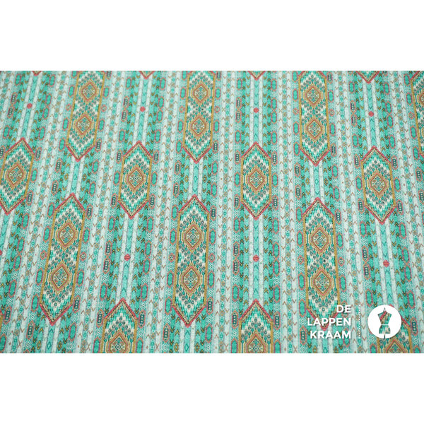 Coupon 624 Bubble chiffon met groen batikprint 180 x 150 cm