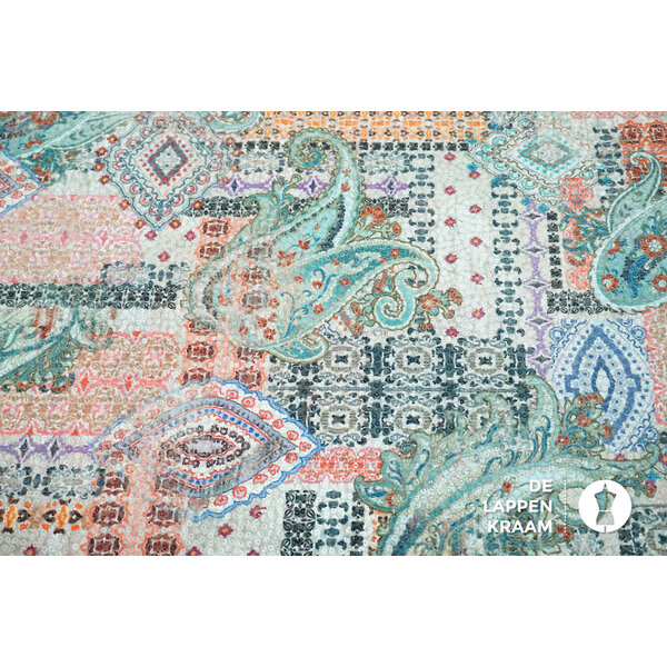 Chiffon stof met boho pailletten dessin