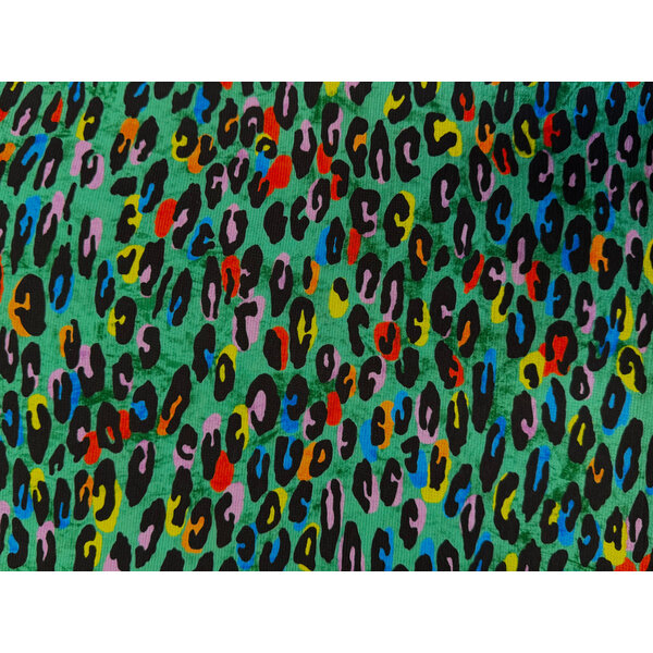 Coupon 4 Viscose crepe groen met panterprint 180 x 150cm