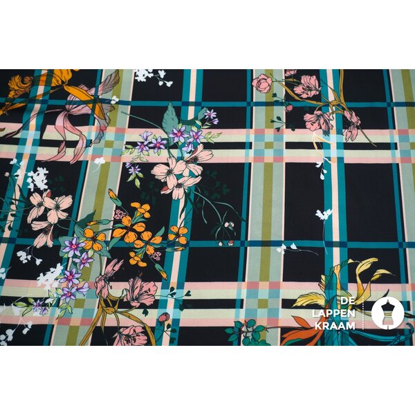 Coupon 6 Viscose stretch crepe zwart met ruit en bloemen 180 x 150cm
