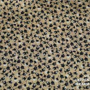  Viscose satijn beige met grijze bloemetjes