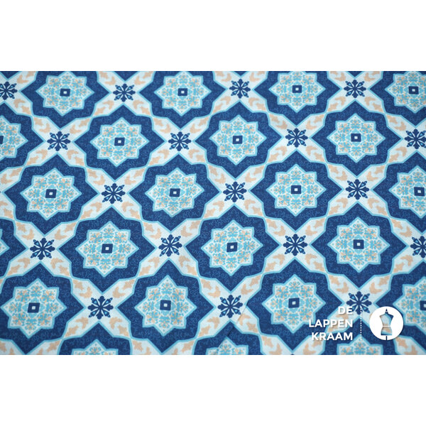 Coupon 80 Crepe met blauwe sterren 180 x 150cm